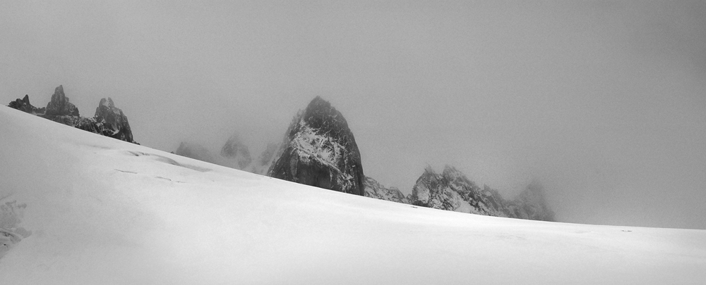 Les Aiguilles Dorées, depuis la Cabane du Trient, Valais, Suisse.